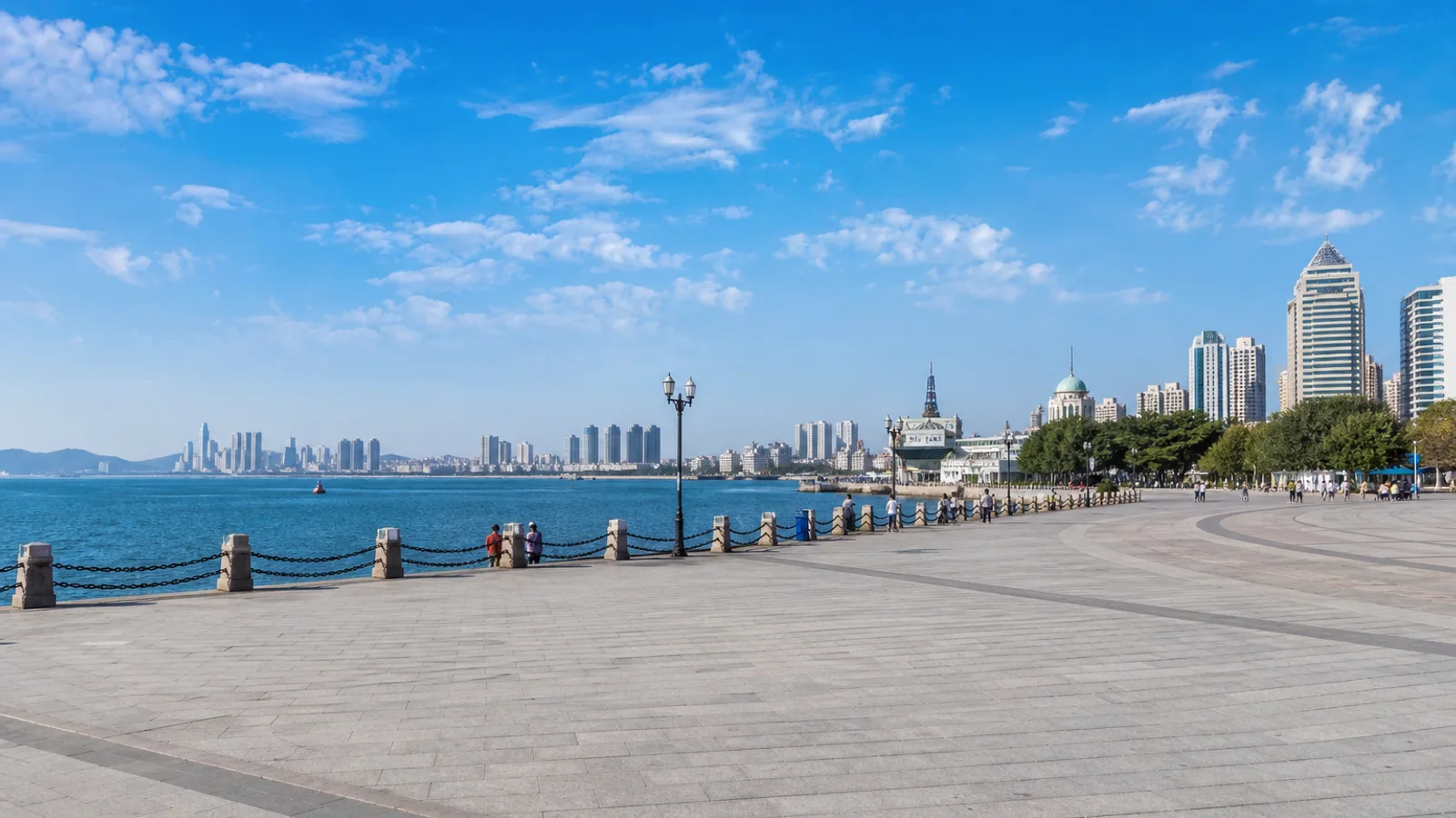 Coastal promenade life in Dalian