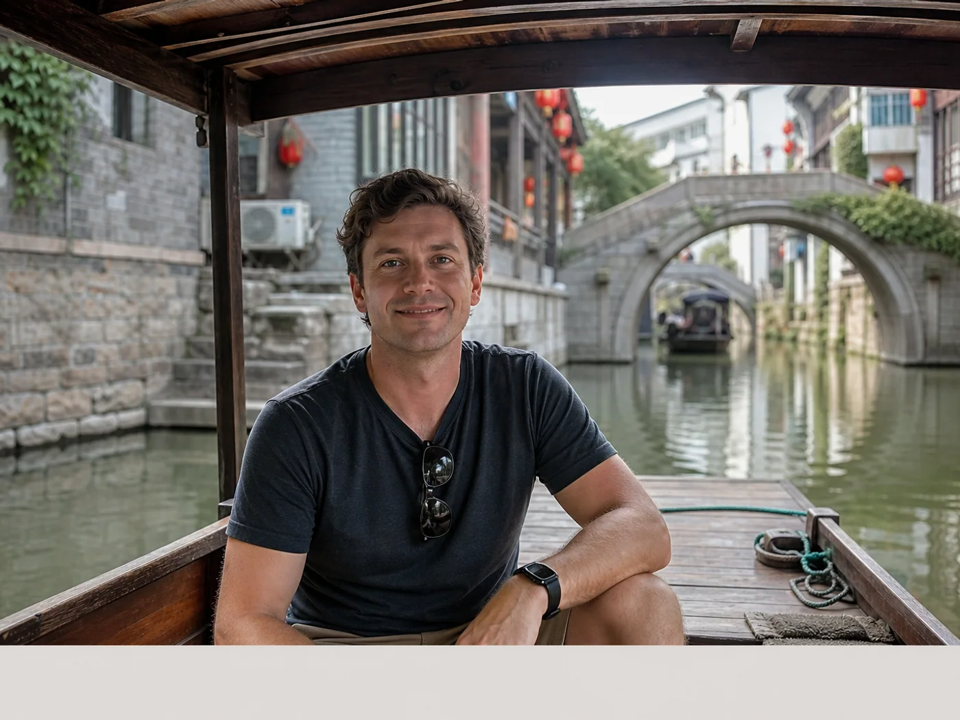 Travelers on Sanhe canal boat
