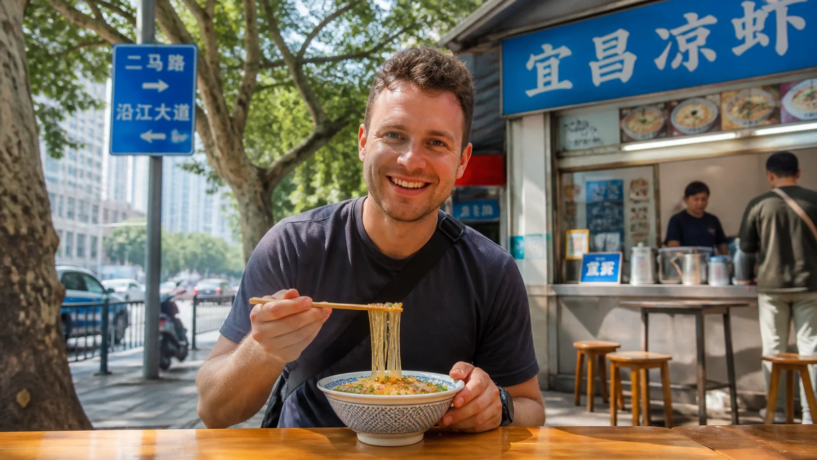 Traveler eating Yichang cold rice noodles